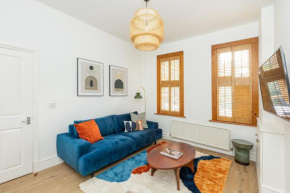 Spacious 4BR 3-Storey Townhouse in Lively Deptford